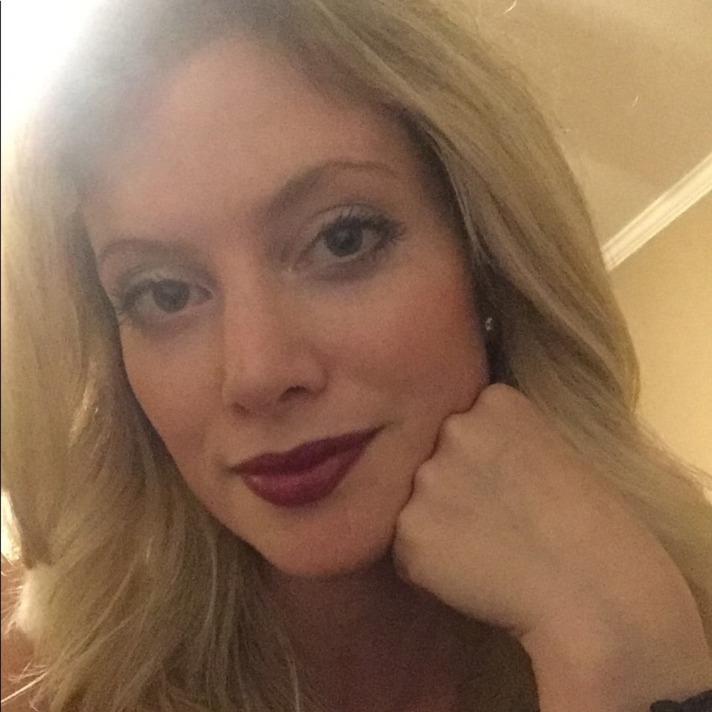 Meet your Posher, Stephanie